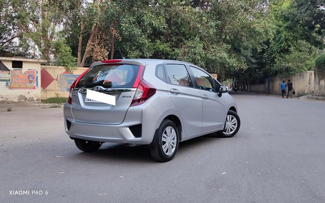 Second-hand 2017 Honda Jazz 1.2 SV i VTEC for sale in New Delhi-7