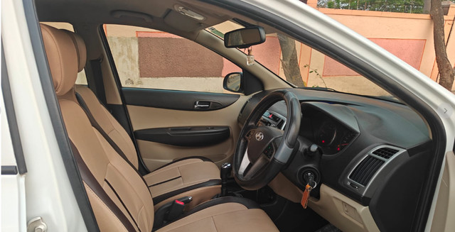 Second-hand 2013 Hyundai i20 Sportz 1.4 CRDi for sale in Pune-2
