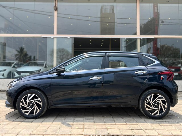 Hyundai i20 Asta Second-hand 2024 Hyundai i20 Asta for sale in Bangalore-3