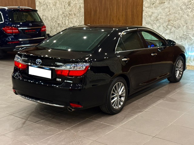 Second-hand 2018 Toyota Camry 2.5 Hybrid for sale in New Delhi-14