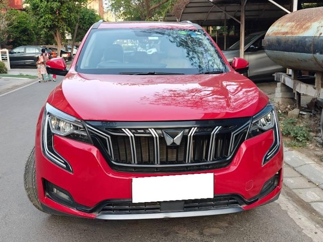 Second-hand 2023 Mahindra XUV700 AX7 7Str AT for sale in Gurgaon-2