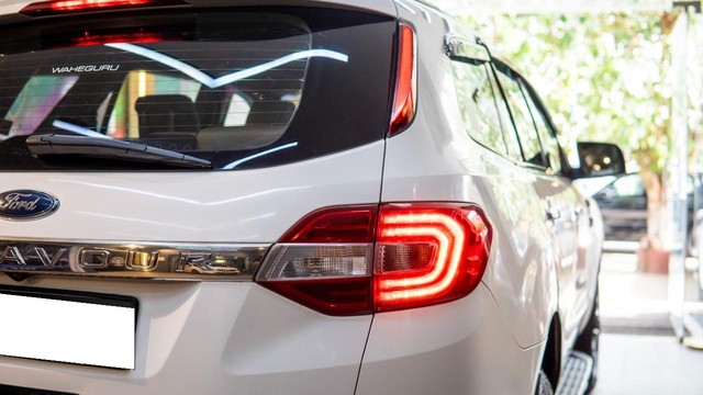 Second-hand 2017 Ford Endeavour 3.2 Titanium AT 4X4 for sale in New Delhi-5