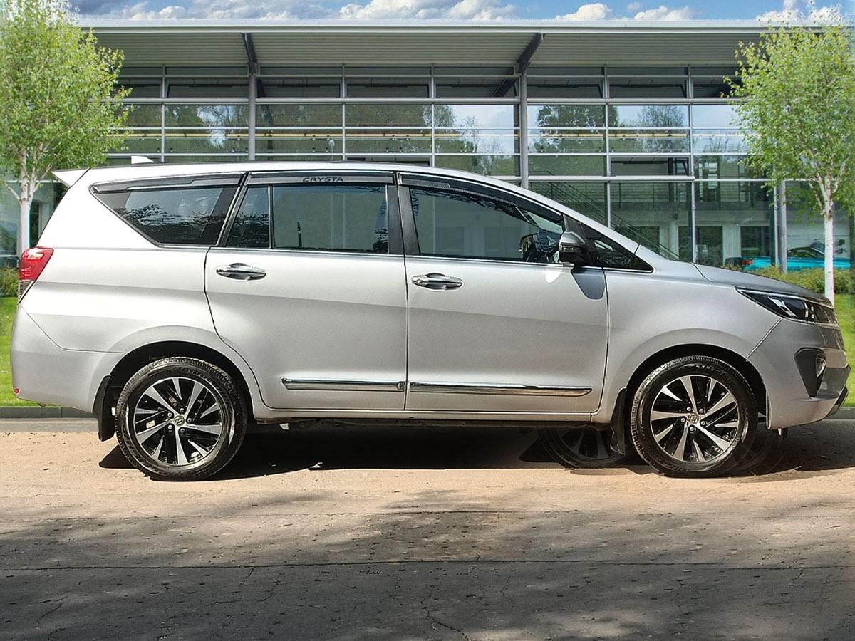 Buy Used Toyota Innova Crysta 2.4 ZX 7 STR AT of 2022 model @ 22