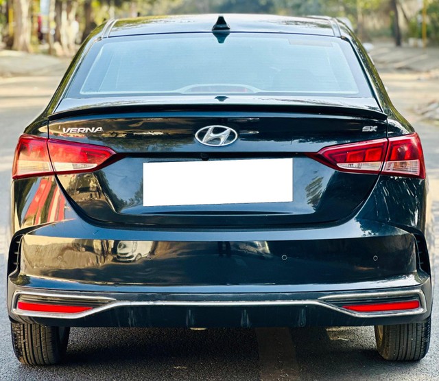Second-hand 2022 Hyundai Verna SX for sale in New Delhi-2