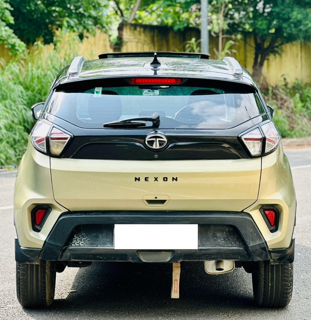 Second-hand 2022 Tata Nexon XZA Plus Kaziranga Edition AMT for sale in New Delhi-2