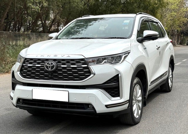 Second-hand 2024 Toyota Innova Hycross VX 7STR Hybrid for sale in New Delhi-5