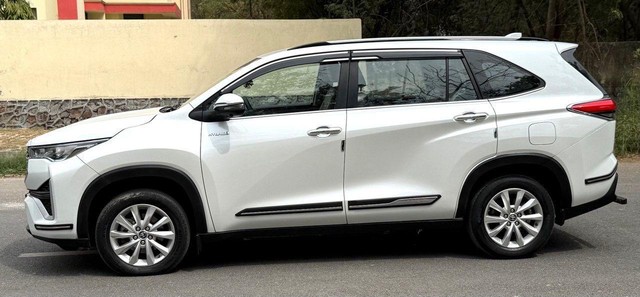 Second-hand 2024 Toyota Innova Hycross VX 7STR Hybrid for sale in New Delhi-4