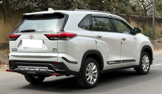 Second-hand 2024 Toyota Innova Hycross VX 7STR Hybrid for sale in New Delhi-9