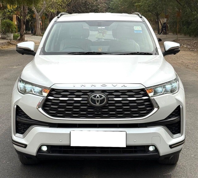 Second-hand 2024 Toyota Innova Hycross VX 7STR Hybrid for sale in New Delhi-6