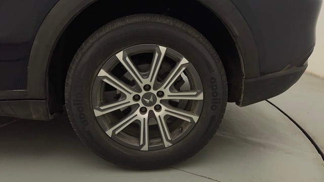 Second-hand 2021 Mahindra XUV700 AX7 7Str AT for sale in Mumbai-19