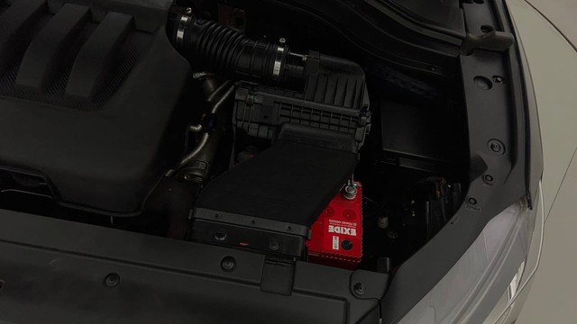 Second-hand 2021 Mahindra XUV700 AX7 7Str AT for sale in Mumbai-33