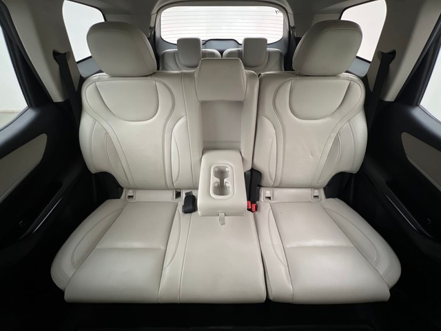 Second-hand 2021 Mahindra XUV700 AX7 7Str AT for sale in Mumbai-29