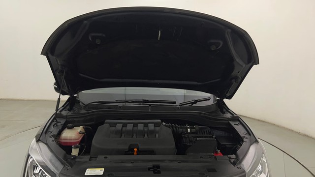 Second-hand 2021 Mahindra XUV700 AX7 7Str AT for sale in Mumbai-8