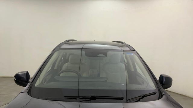 Second-hand 2021 Mahindra XUV700 AX7 7Str AT for sale in Mumbai-10