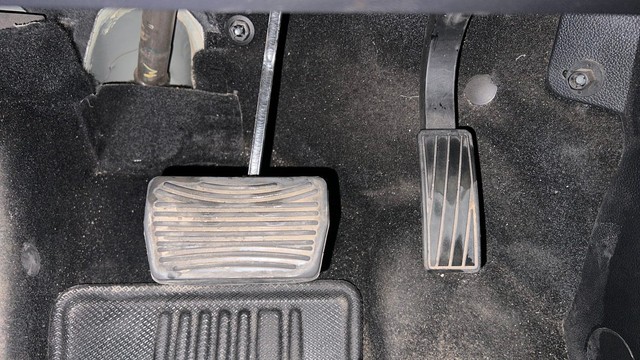 Second-hand 2021 Mahindra XUV700 AX7 7Str AT for sale in Mumbai-14