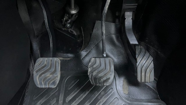 Second-hand 2021 Nissan Magnite XV Premium for sale in Hyderabad-14