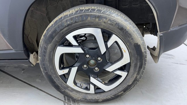 Second-hand 2021 Nissan Magnite XV Premium for sale in Hyderabad-19