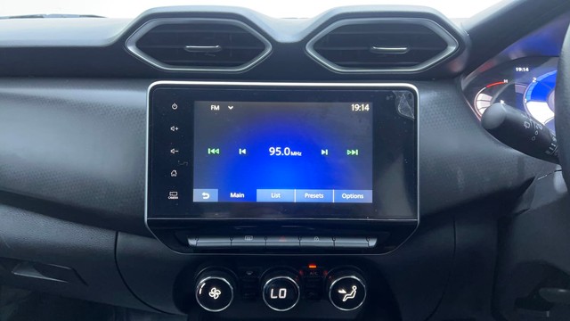 Second-hand 2021 Nissan Magnite XV Premium for sale in Hyderabad-25