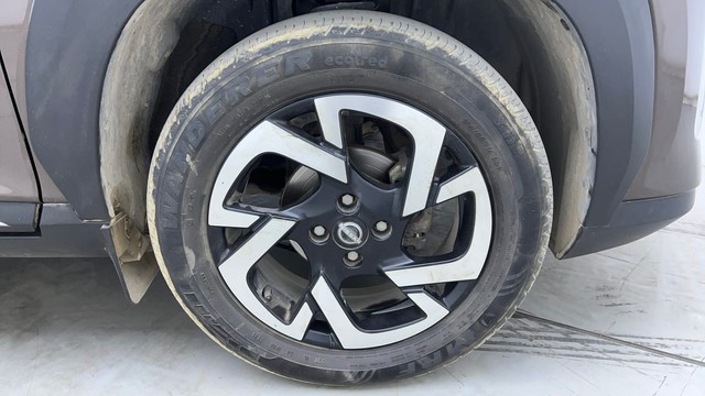 Second-hand 2021 Nissan Magnite XV Premium for sale in Hyderabad-17