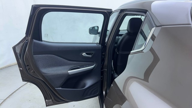 Second-hand 2021 Nissan Magnite XV Premium for sale in Hyderabad-31
