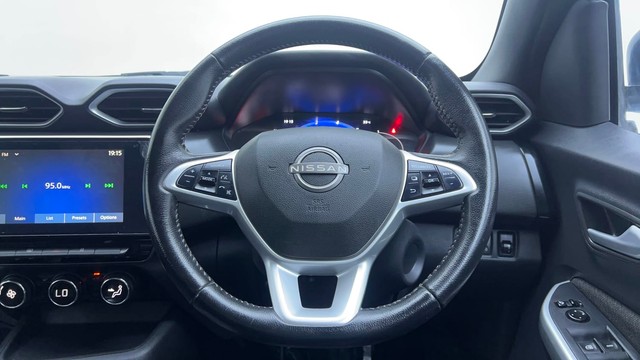 Second-hand 2021 Nissan Magnite XV Premium for sale in Hyderabad-24