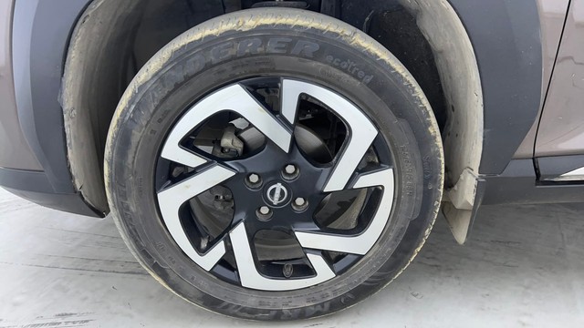 Second-hand 2021 Nissan Magnite XV Premium for sale in Hyderabad-20