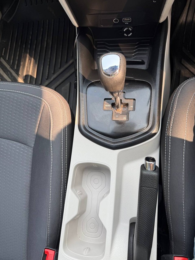 Second-hand 2024 Mahindra XUV300 W6 AMT for sale in Mumbai-11