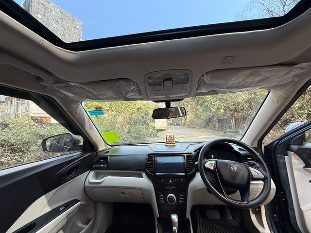 Second-hand 2024 Mahindra XUV300 W6 AMT for sale in Mumbai-10