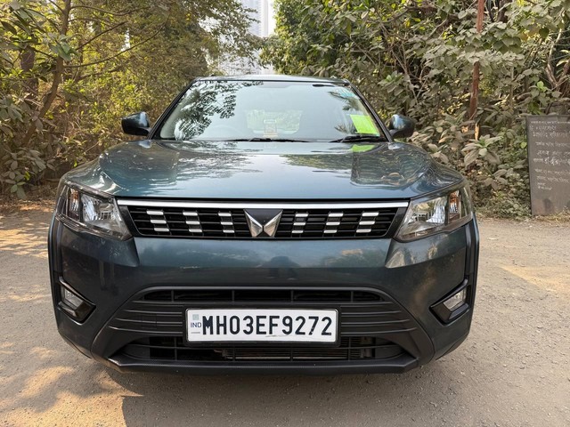 Second-hand 2024 Mahindra XUV300 W6 AMT for sale in Mumbai-5