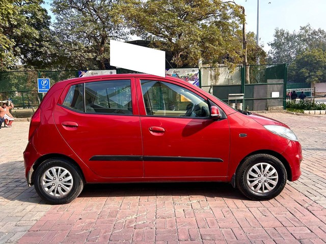 Second-hand 2013 Hyundai i10 Magna for sale in New Delhi-1