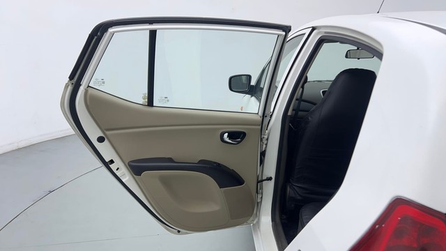 Second-hand 2013 Hyundai i10 Sportz 1.1L for sale in Ghaziabad-24