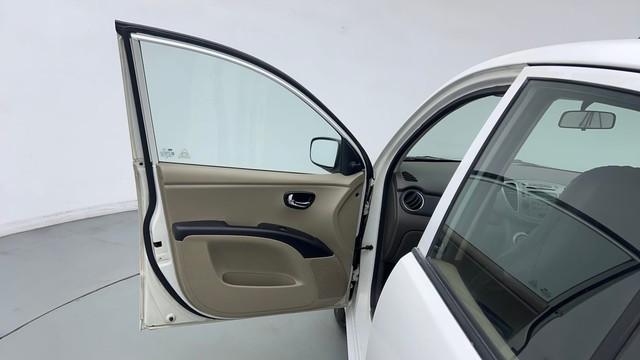 Second-hand 2013 Hyundai i10 Sportz 1.1L for sale in Ghaziabad-36