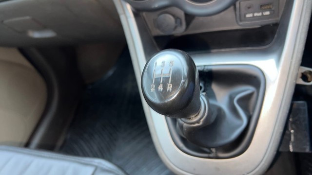 Second-hand 2013 Hyundai i10 Sportz 1.1L for sale in Ghaziabad-12