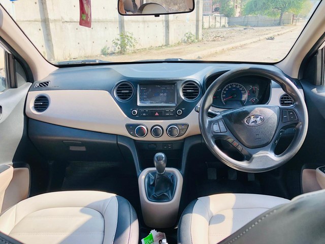 Second-hand 2017 Hyundai i10 Sportz 1.1L for sale in New Delhi-8