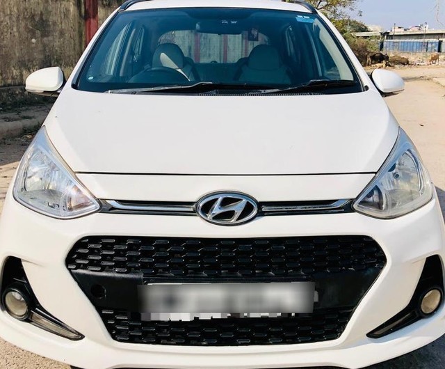 Second-hand 2017 Hyundai i10 Sportz 1.1L for sale in New Delhi-2
