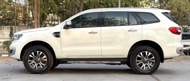 Second-hand 2021 Ford Endeavour Titanium Plus 4X4 AT for sale in New Delhi-3
