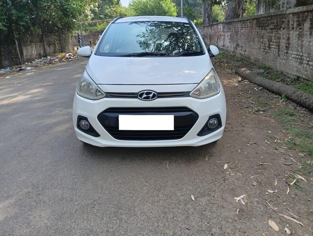Second-hand 2016 Hyundai Grand i10 स्पोर्टज़ for sale in Meerut