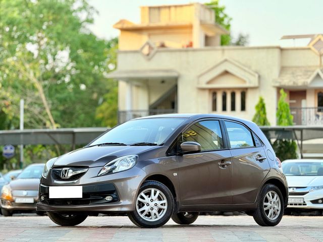 Honda Brio VX Second-hand 2013 Honda Brio VX for sale in Surat