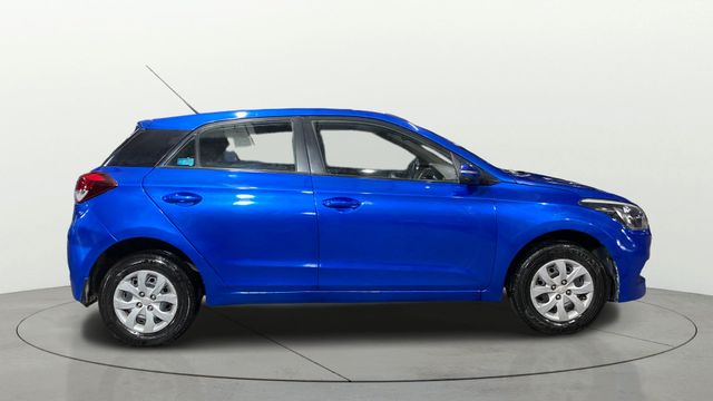 Hyundai i20 Sportz 1.2 Second-hand 2017 Hyundai i20 Sportz 1.2 for sale in Howrah
