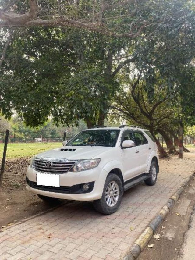 Second-hand 2013 Toyota Fortuner 4x2 AT for sale in Chandigarh