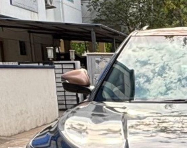 Mahindra XUV400 EV EL Fast Charger - Photo 3