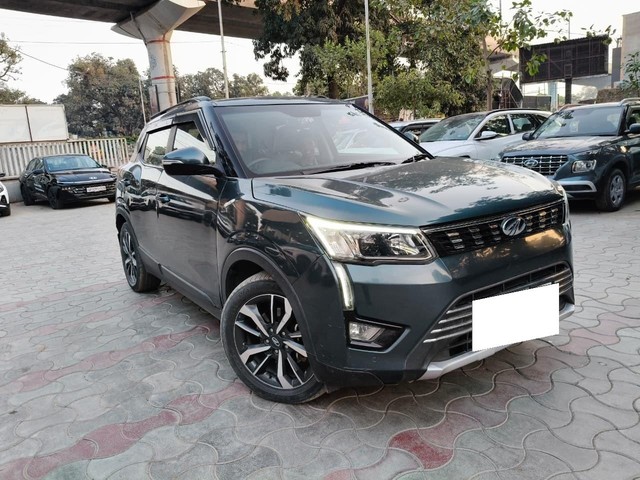 Second-hand 2022 Mahindra XUV300 W8 Diesel BSVI for sale in Lucknow-0