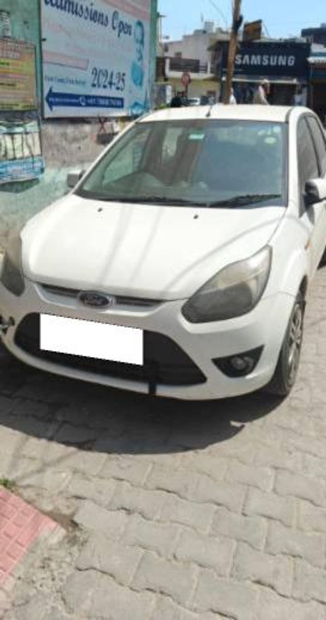 Ford Figo Petrol Titanium Second-hand 2011 Ford Figo Petrol Titanium for sale in Saharanpur (UP)