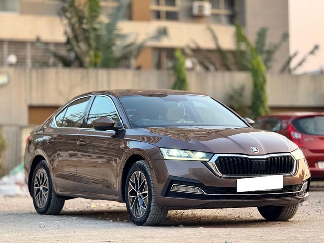 Skoda Octavia Laurin and Klement Second-hand 2021 Skoda Octavia Laurin and Klement for sale in Surat