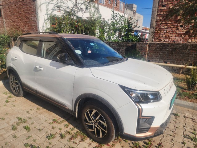 Mahindra XUV400 EV EL Fast Charger - Photo 2