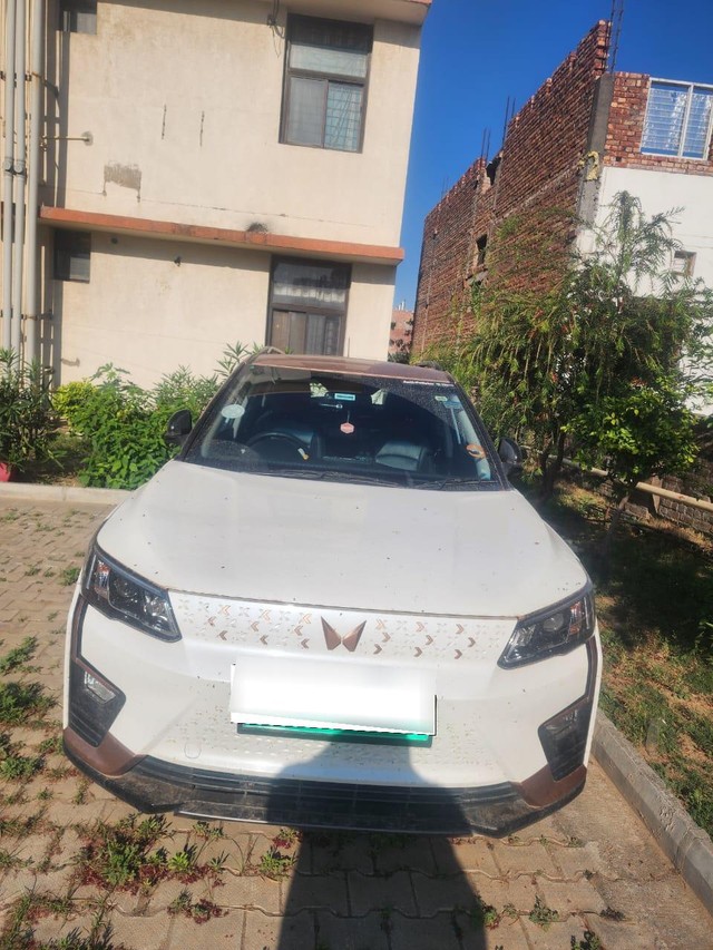 Mahindra XUV400 EV EL Fast Charger - Photo 3