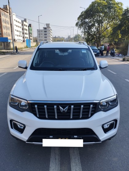 2025 Mahindra Scorpio N Z8 Select AT
