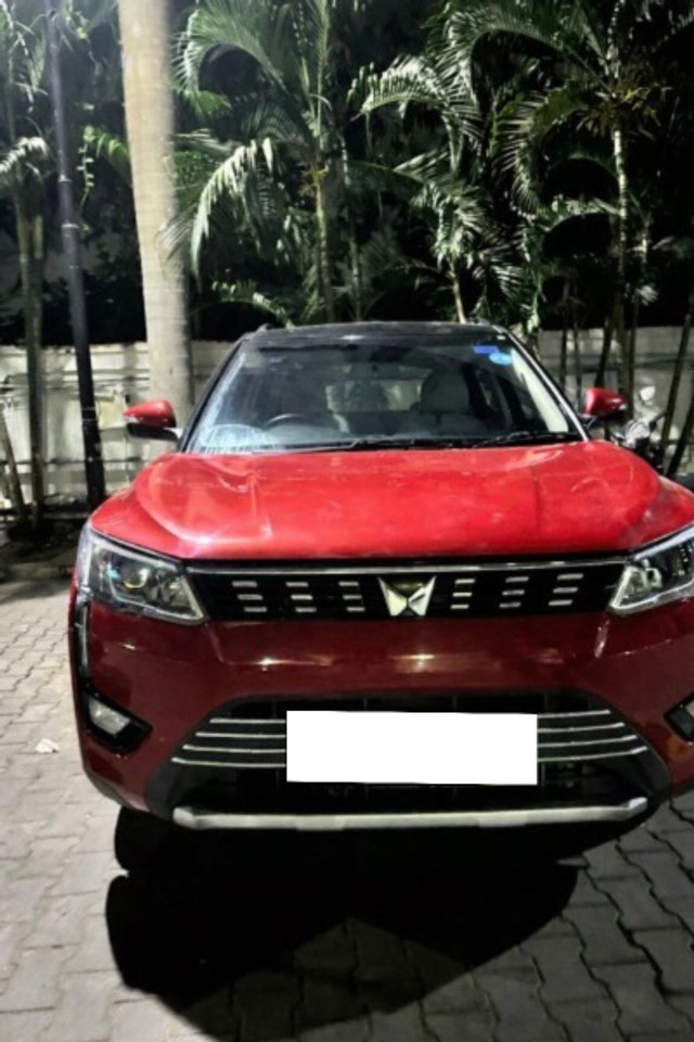 Second-hand 2022 Mahindra XUV300 W8 Option AMT Dual Tone for sale in Chennai-0