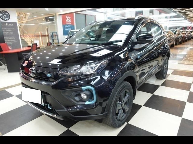Tata Nexon EV XZ Plus Dark Edition - Photo 6