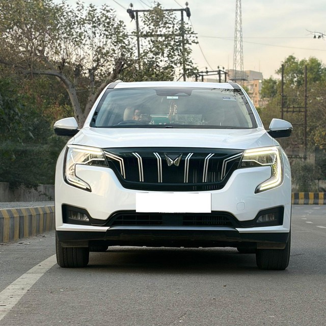 Second-hand 2024 Mahindra XUV700 AX7 7Str Diesel AT for sale in Noida-0